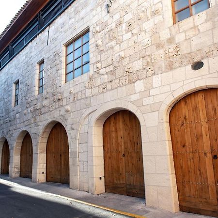Chambre Lyre Maison De L'Eglise Du Couvent Narbonne Exterior foto